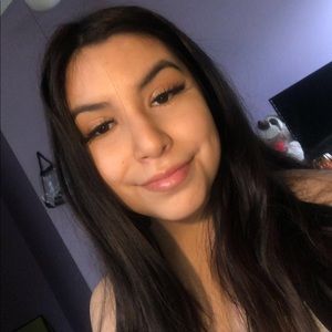 Meet your Posher, Flavia